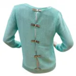 Pull paré de nœuds dorés au dos