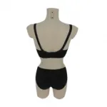 Ensemble lingerie décorée de dentelle avec soutien-gorge à bonnet E et culotte