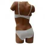 Ensemble lingerie femme décorée de dentelle
