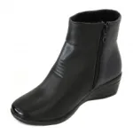 Jolies bottines ornées de strass