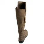 Bottes avec zip sur les côtés et talon clouté
