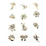 Broche fantaisie ornée de strass