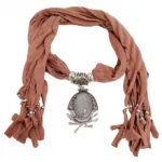 Écharpe bijou avec pendentif fantaisie