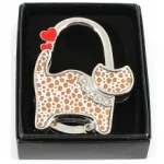 Coffret cadeau contenant un porte-sac motif chat strass