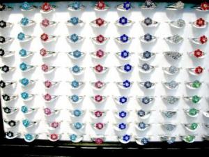 LOT 100 BAGUES FANTAISIE BGF13