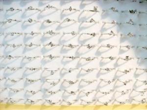 LOT 100 BAGUES FANTAISIE + 50 BAGUES OFFERTES BGF31