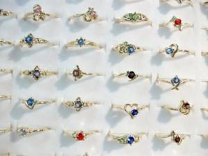 LOT 100 BAGUES FANTAISIE + 50 BAGUES OFFERTES BGF33