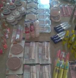 Lot de maquillage de marque