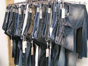 LOT DE GRANDE MARQUE DIESEL-KAPORAL-GUESS-CALVIN KLEIN-LE TEMPS DES CERISES