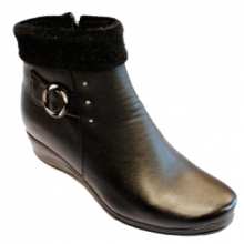 Bottines femme avec fausse fourrure et bride bouclé sur le côté