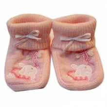 Chaussons ornés de motif brodé