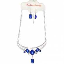 Jolie parure glamour sertie de pierres