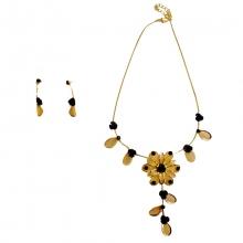 Parure chic ornée de petites roses et strass