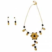 Parure chic ornée de petites roses et strass