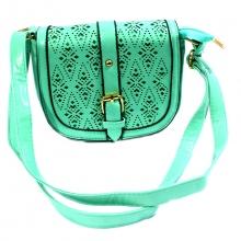 Sac à bandoulière décoré d'une bride à boucle dorée