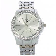 Montre sublime sertie de strass