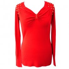 Pull chic avec épaules cloutées