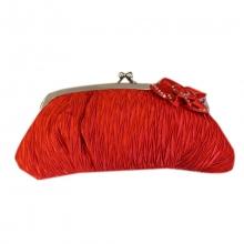 Sac de soirée plissé orné d’une fleur à strass