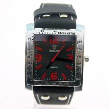 Montre argentée pour homme avec tachymètre