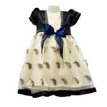 Robe ornée de motif fantaisie