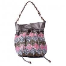 Sac seau agrémenté de sequins