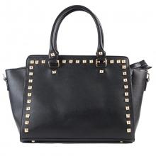 Sac à main bordé de clous