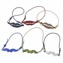 Bracelet ajustable orné de motif fantaisie à strass