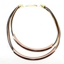 Collier multirang avec barrette en métal