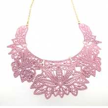 Collier plastron fantaisie