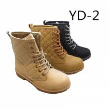 Bottines matelassées avec lacet