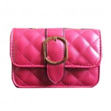 Sac de soirée matelassé avec languette à boucle