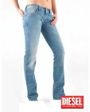 Destockage de Jeans DIESEL femme LHELA 8XN