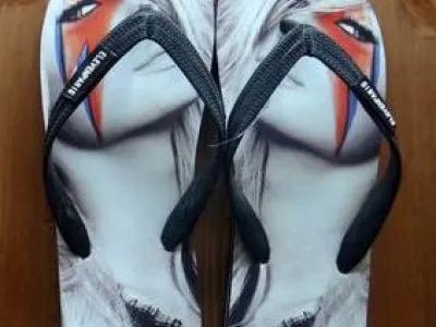 Vend lot de tongs hommes de marque eleven paris a petit prix
