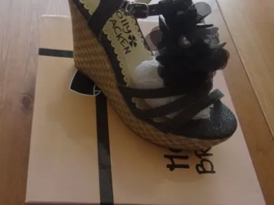 Vend lot de chaussures femmes de marque molly braken a petit prix