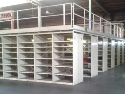 Plateforme 21 m² sur rayonnages FERALCO / occasion