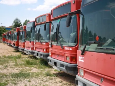 LOT DE  32 AUTOBUS URBAINS