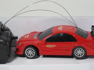 Voiture télécommandée