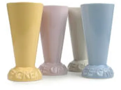 Lot de 4 coupes à glace YONG / Gros demi /2.50€