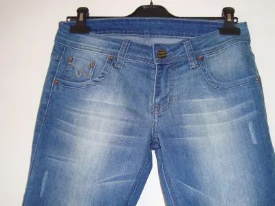 DESTOCKAGE LOT DE 1000 PCS VRAC JEANS FEMME
