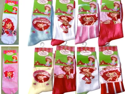 Chaussettes Charlotte aux fraises // 0.60€
