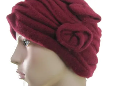 Chapeau femme en laine 0,50 € unité