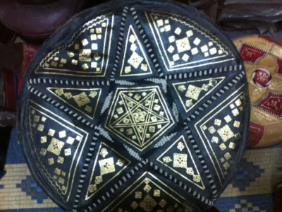 Poufs en cuir