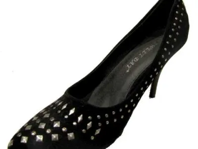 Escarpin style clouté 4,95 € HT/unitéc