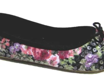 Ballerine fleurie fillette 3,95 € HT/unité