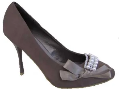 Escarpin orné de perles 4,95 € HT/unité
