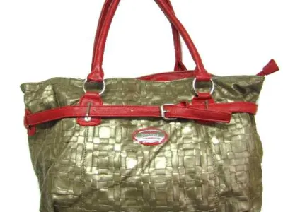Sac à main tressé   Référence : 5140  3,95 €