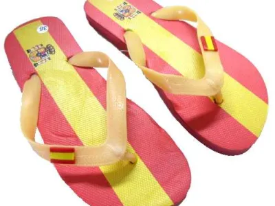 Tong femme Espagne  1,20 € HT/unité  Référence : 3441