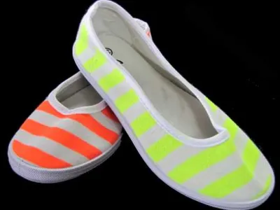 Ballerine en toile fluo fashion 1,95 € HT/unité  Référence : 3111