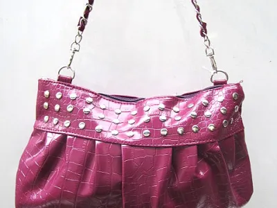 SAC TENDANCE CLOUTE REF 7005 2.95€ HT 