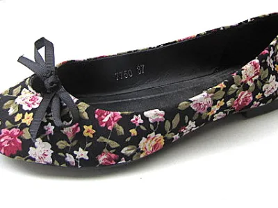 BALLERINES A MOTIF FLEURI REF 6061 1.8€ HT 
